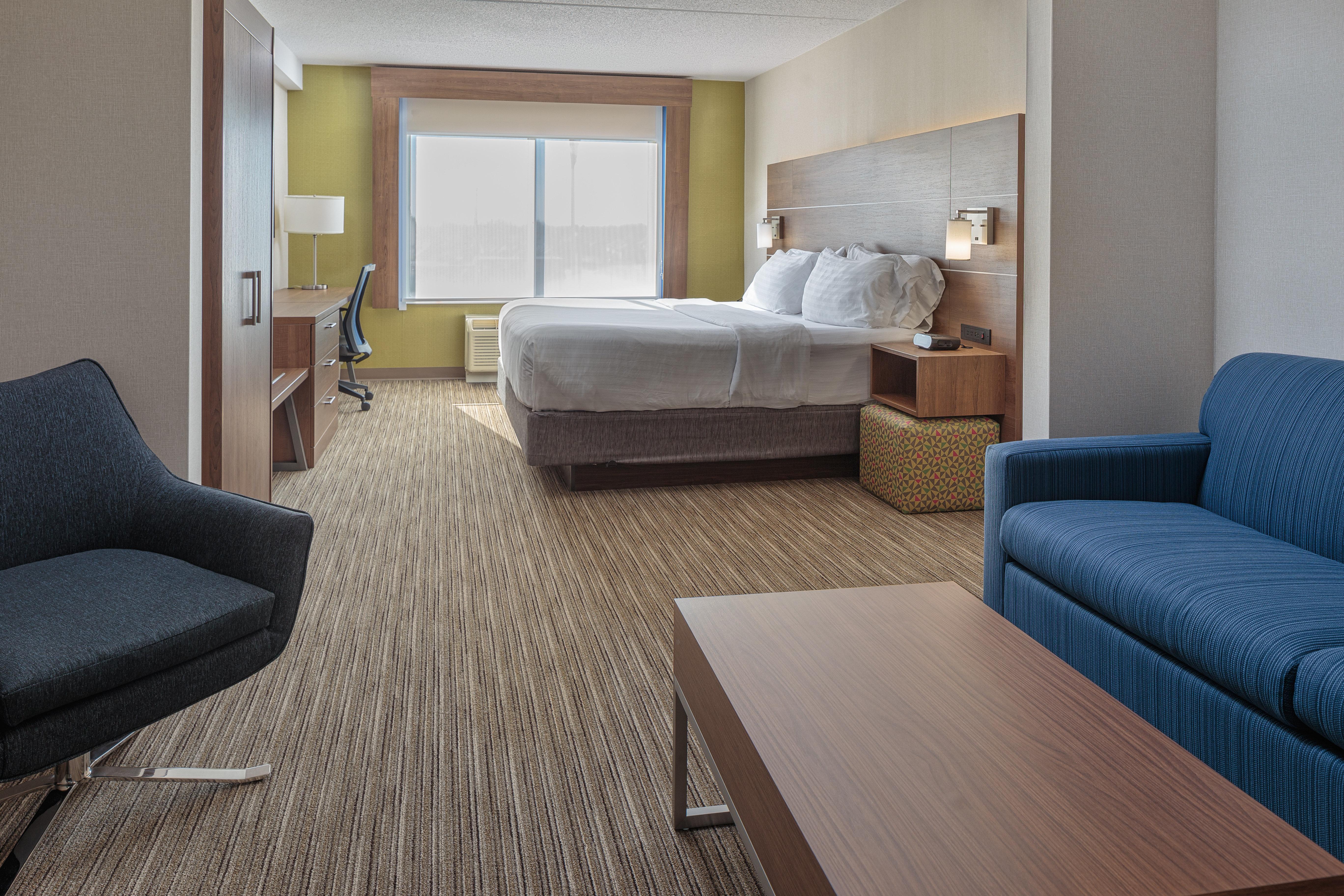 Holiday Inn Express & Suites - Belleville By Ihg Exterior foto