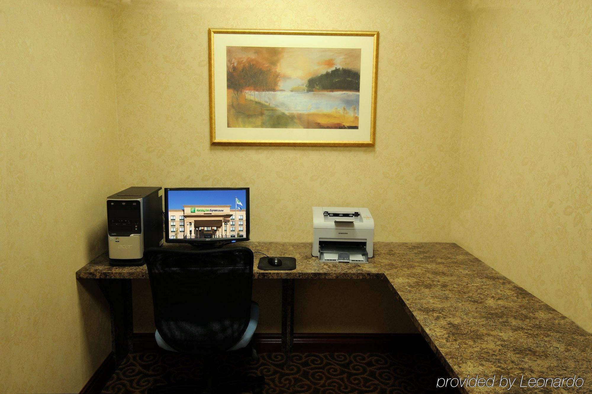 Holiday Inn Express & Suites - Belleville By Ihg Facilidades foto
