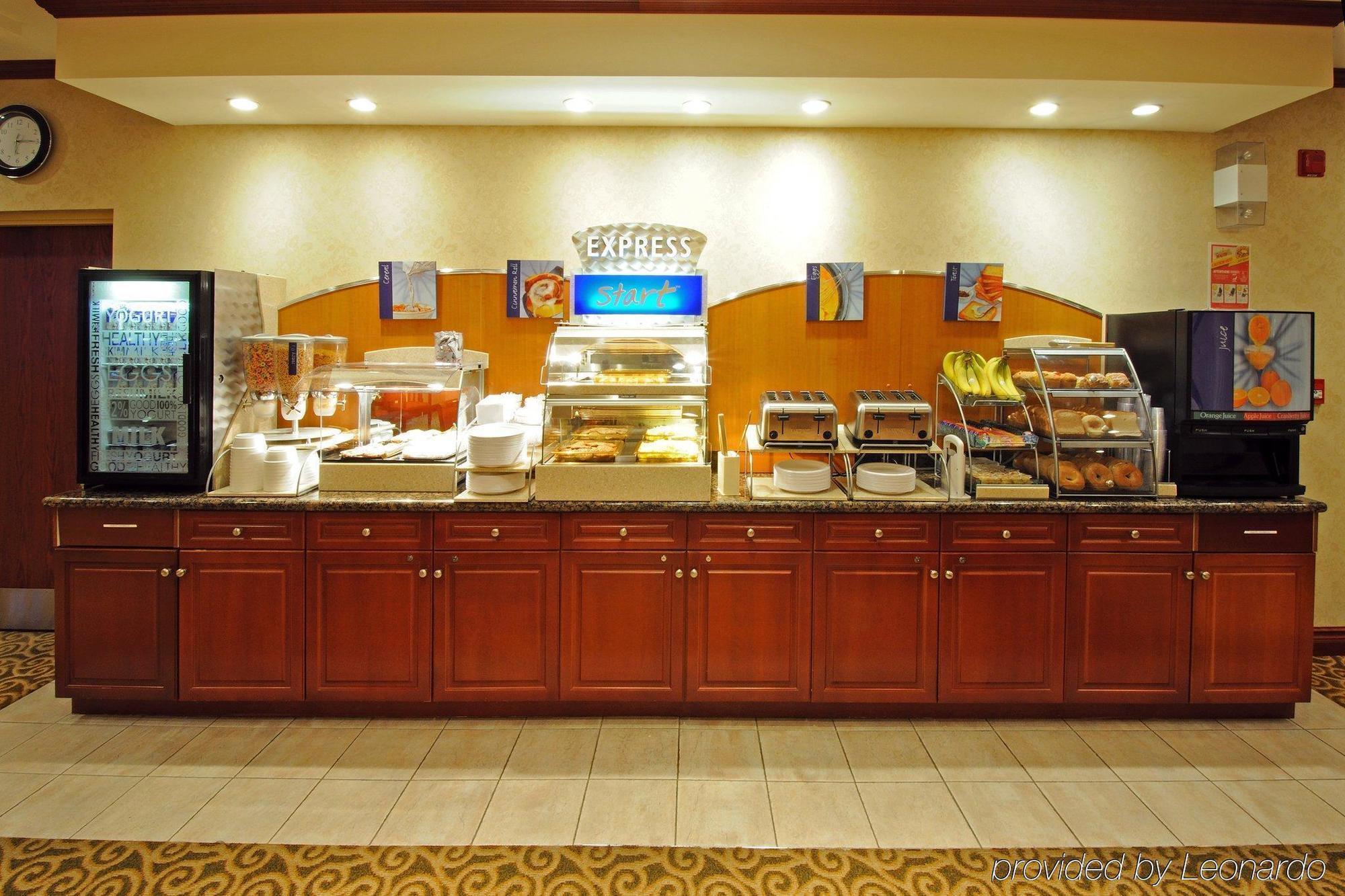Holiday Inn Express & Suites - Belleville By Ihg Restaurante foto